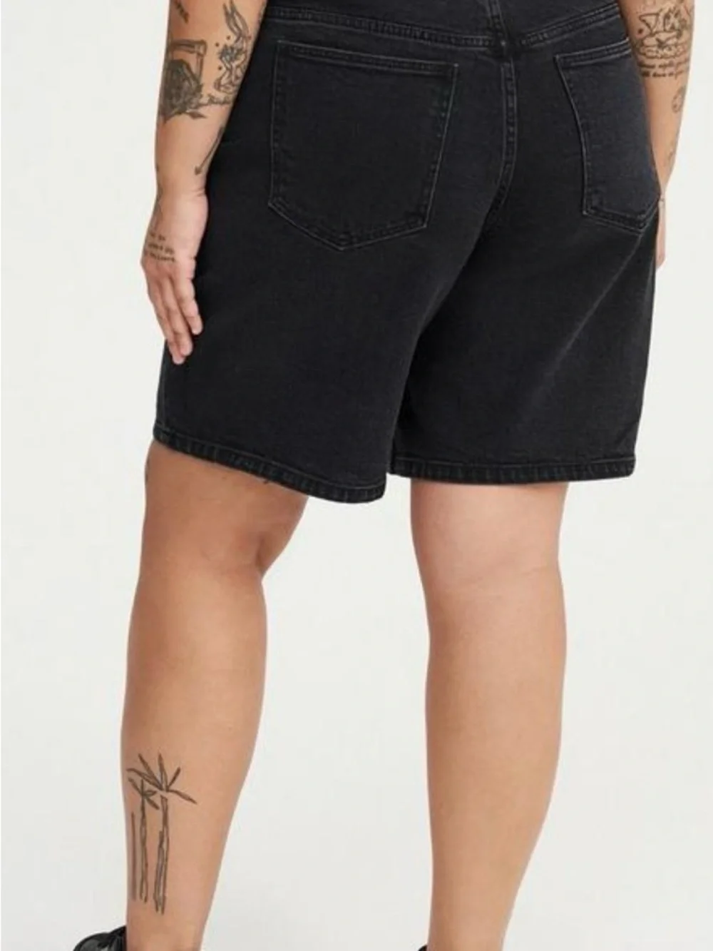 Torrid Baggy Binded Waist Classic Denim Jort NWT